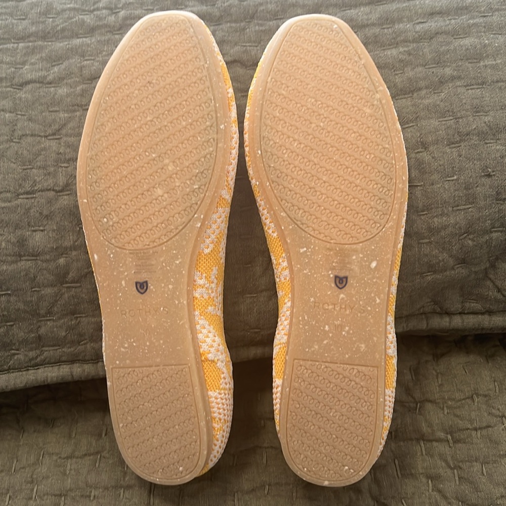 NWOB Rothy's Yellow Sunshine Daisy Print Round Toe Flats - Picture 6 of 7